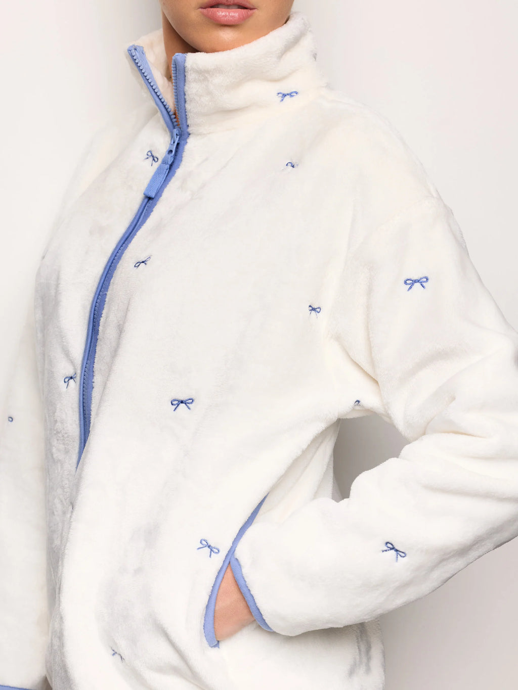 Yamamay Montenegro Bed jacket | PVED193002244_03_c31e4248-23ea-4f4e-914d-ac9b4a54ed7d.jpg